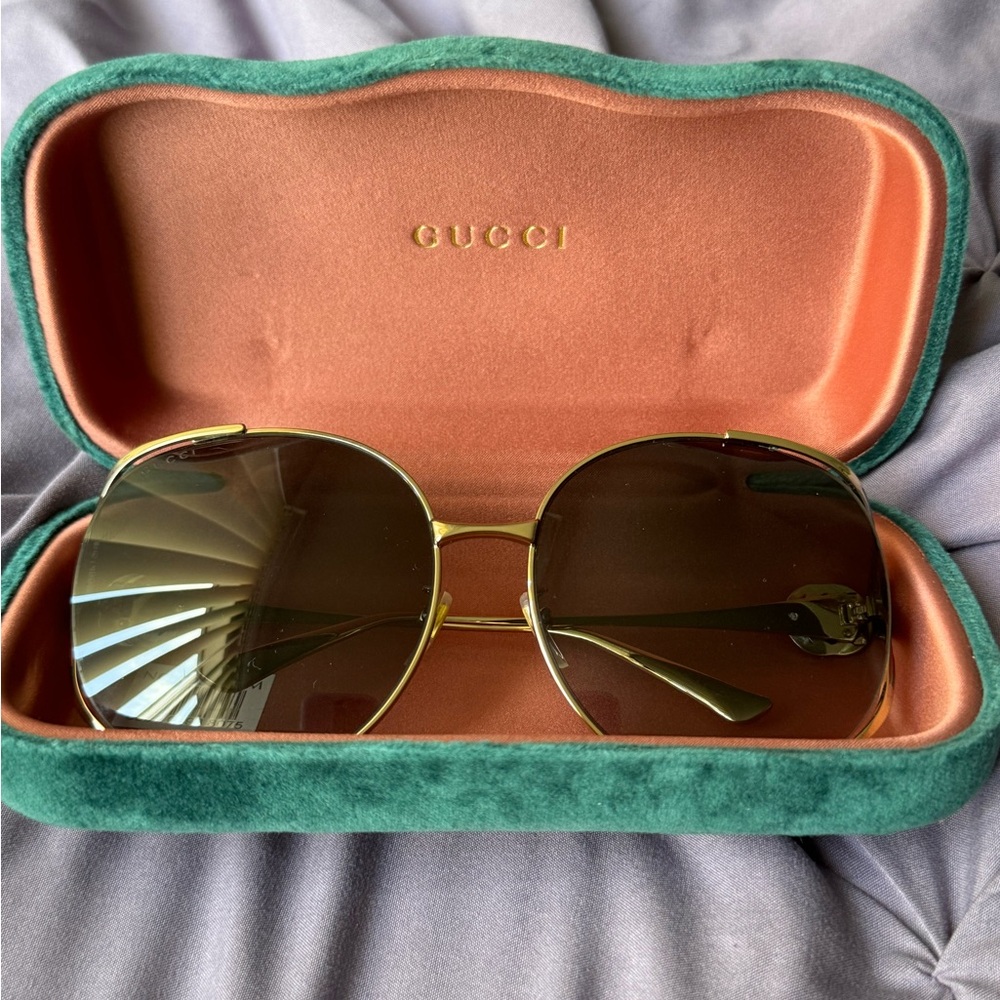 Gucci 63mm Gradient oversize Sunglasses.